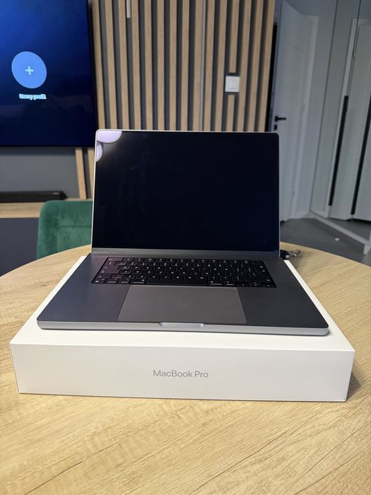 Macbook PRO M2 16 cali 500gb 16gb ram