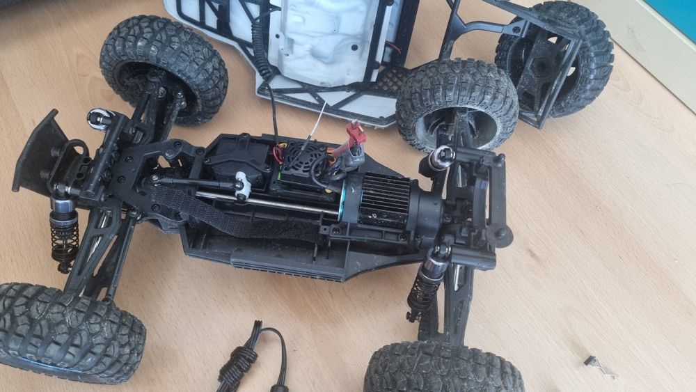 Carro rc 1:12 novo
