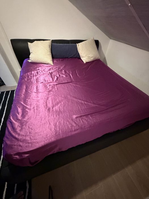 Cama King Size e colchǎo 200x190 cm