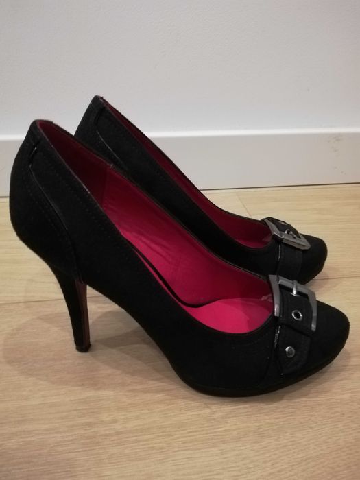 Czarne zamszowe półbuty na obcasie rozm. 38