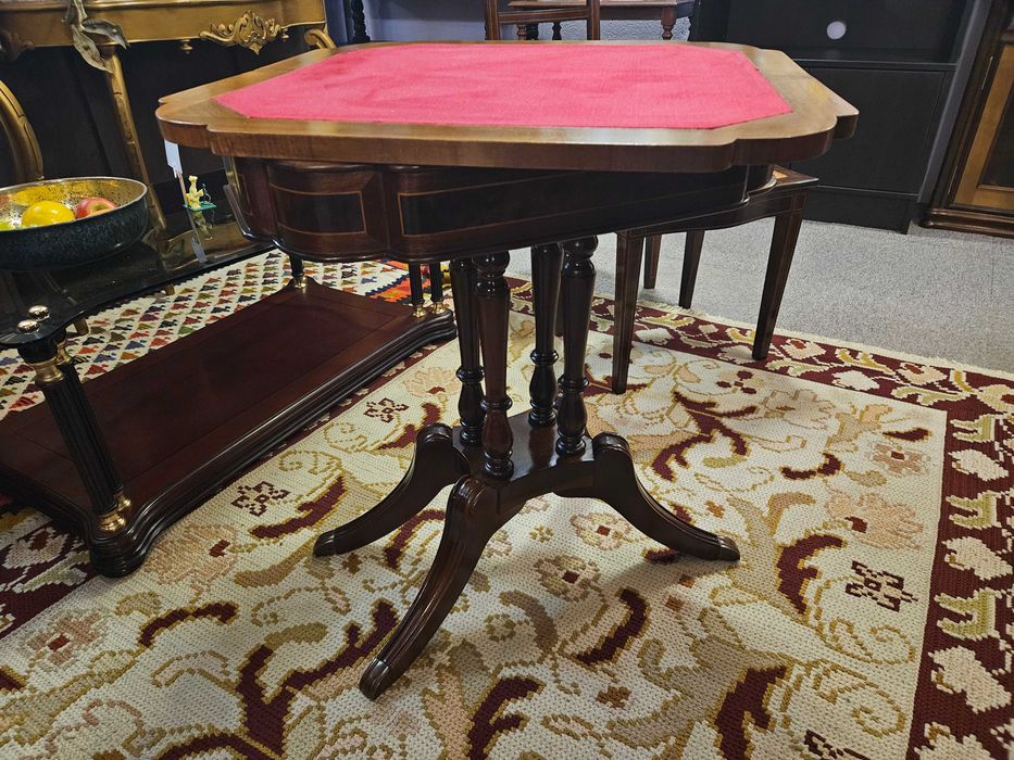 Mesa de jogo antiga totalmente restaurada