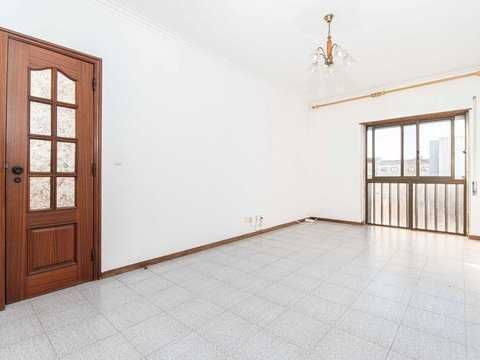 Arrenda se t3 e t2 zona de ericeira