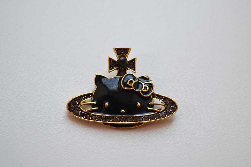 Брошь Hello kitty от Vivienne Westwood брошка