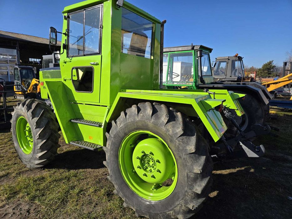 Ciągnik Mercedes MB trac 800