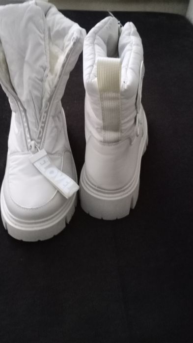 Kozaczki trapery  rozm 38 złamana biel