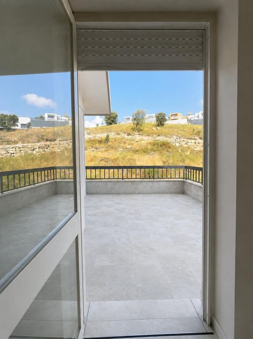 Apartamento T4 com garagem fechada