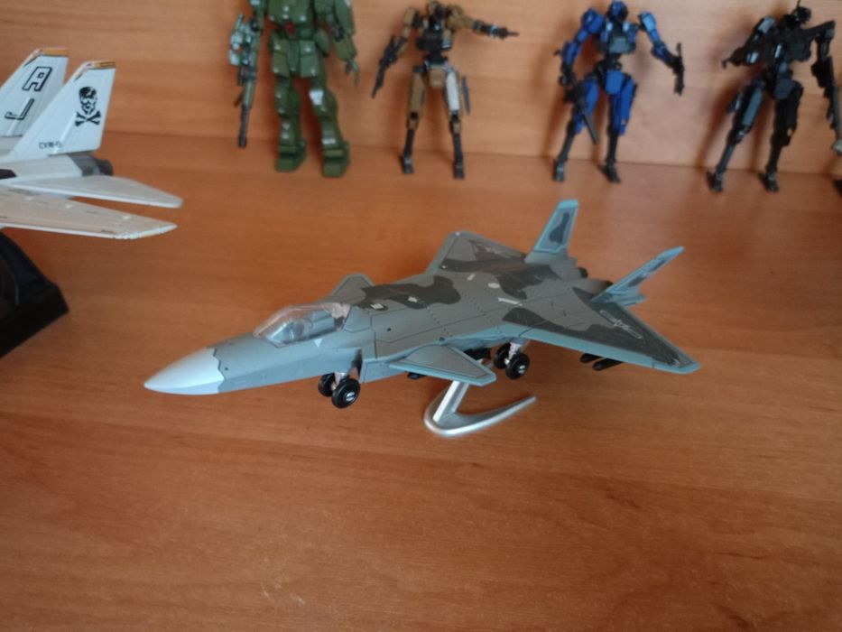 3 modele samolotów 50 zł !