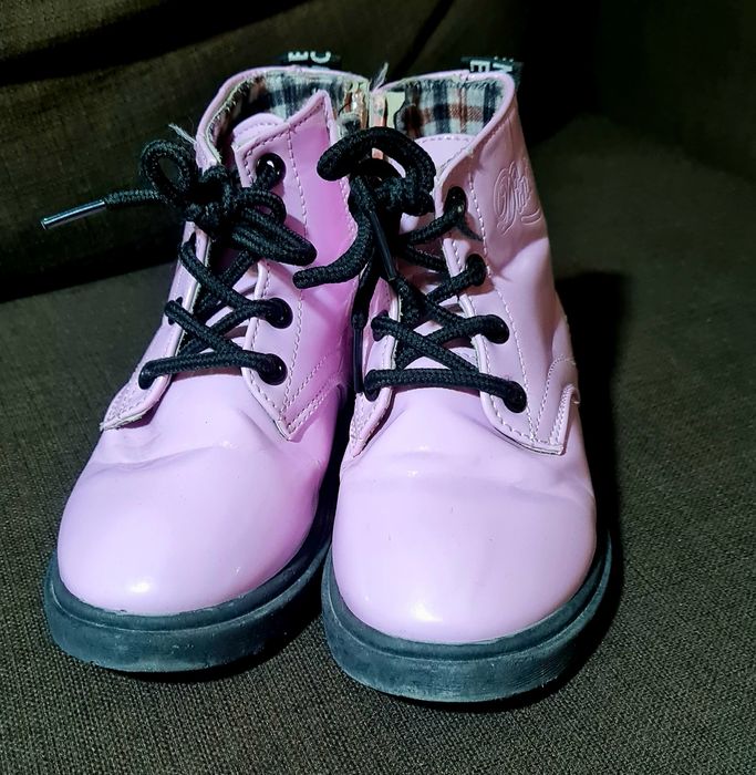 Botas de menina número 28 em bom estado