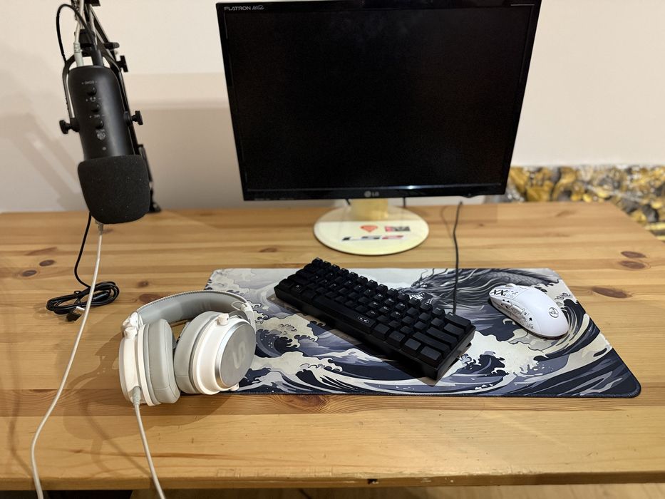 Komputer gamingowy z zestawem