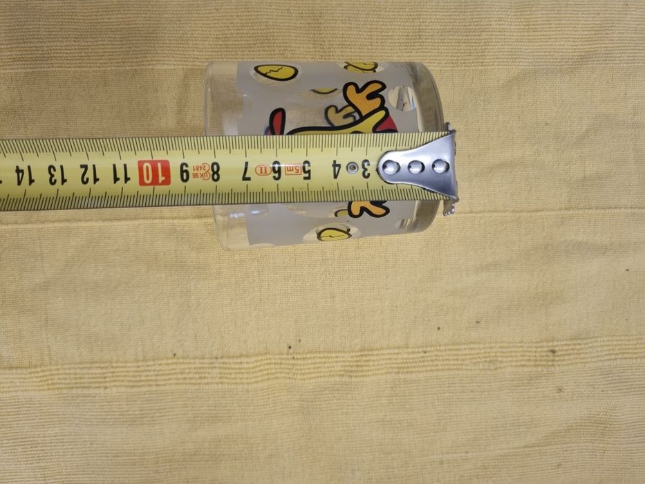 Conjunto copos medidas nas fotos