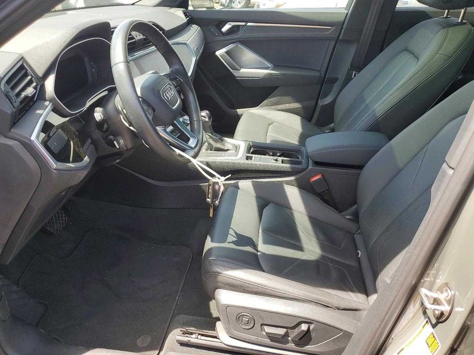 2022 Audi Q3 Premiun S Line 45 /