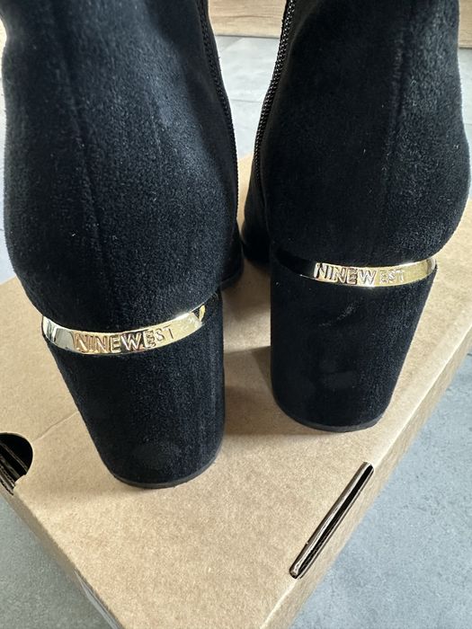 Nine West Jasmin botki na słupku czarne szpic 39