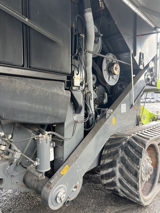 Claas Lexion 480 на гусеницях 2003 рік випуску