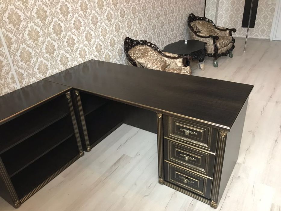 Стіл письмовий бароко