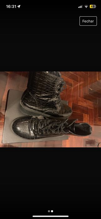 Botas pretas padrão cobra