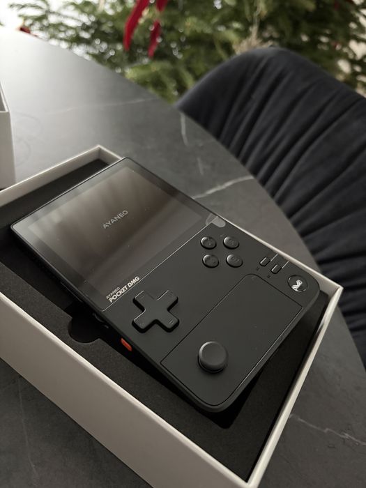 Konsola Ayaneo pocket DMG 16Gb Ram 512Gb OLED