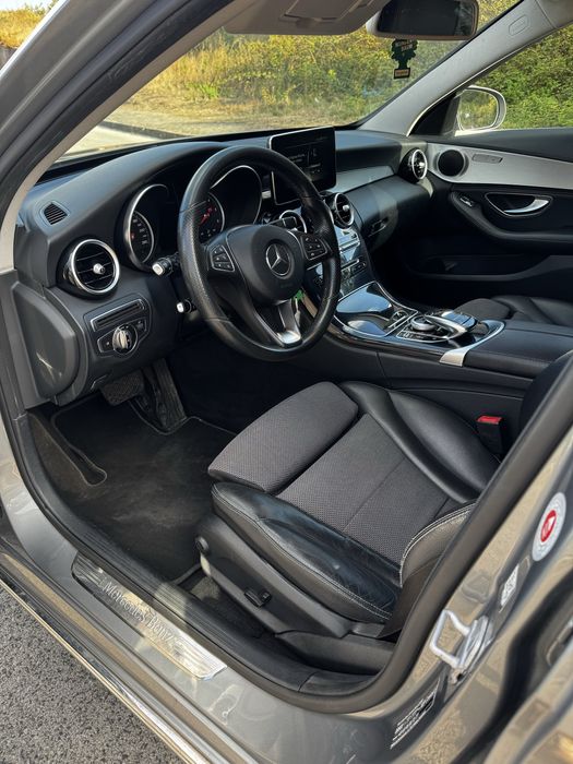 Mercedes-Benz C220d