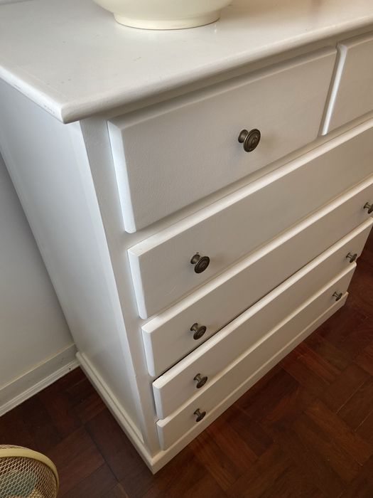 Comoda de pinho pintada de branco