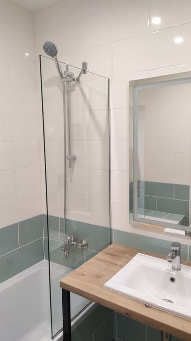 Шторка для ванни скляна