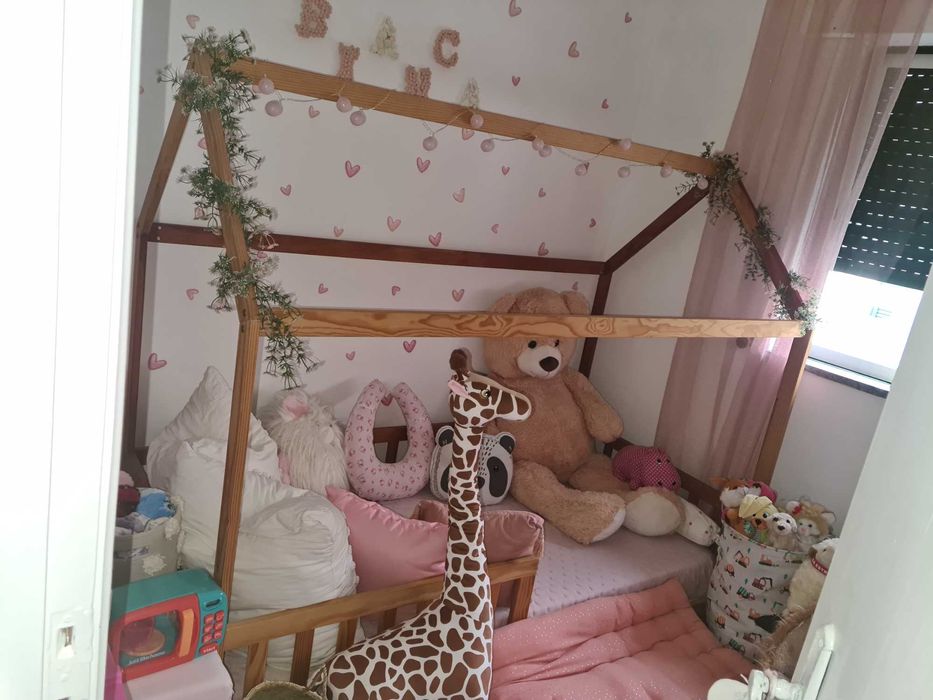 Cama de criança montessori