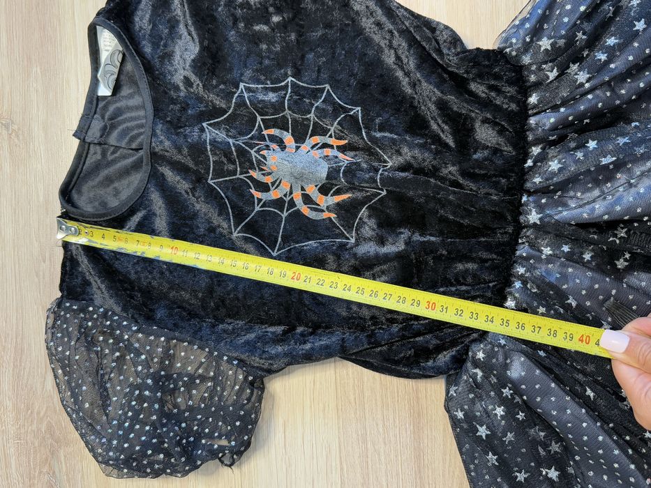 Платье на девочку, в идеальном состоянии