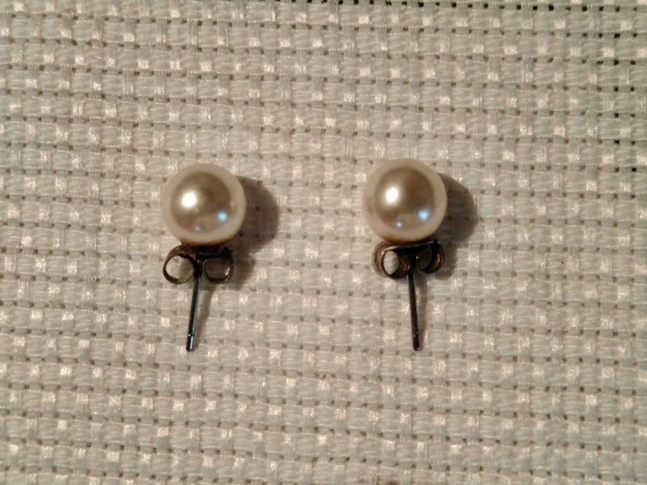 Elegante par de brincos de pérolas de qualidade