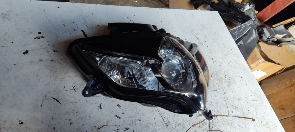 Suzuki GSX-R 750 k8 k9 L0 lampa 600