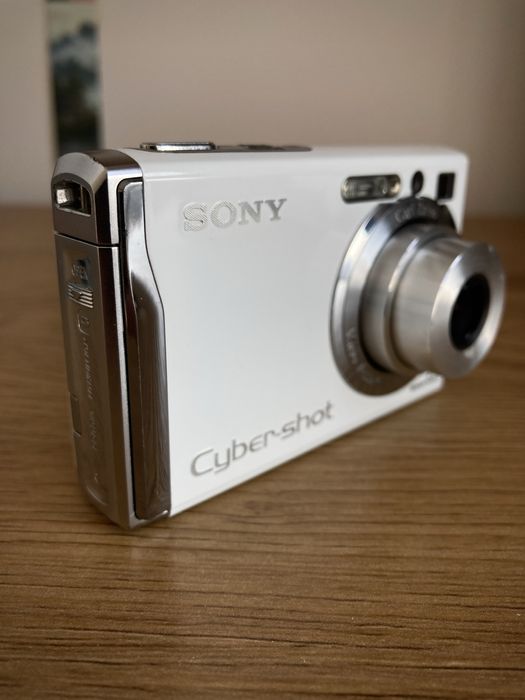 Sony Cyber-shot DSC-W80