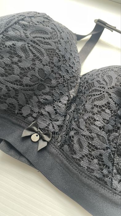 Новий красивий бюст для годування 95С hunkemoller