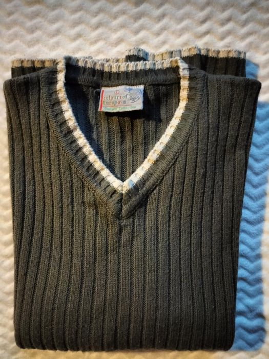 Męski sweter pulower w serek szary L