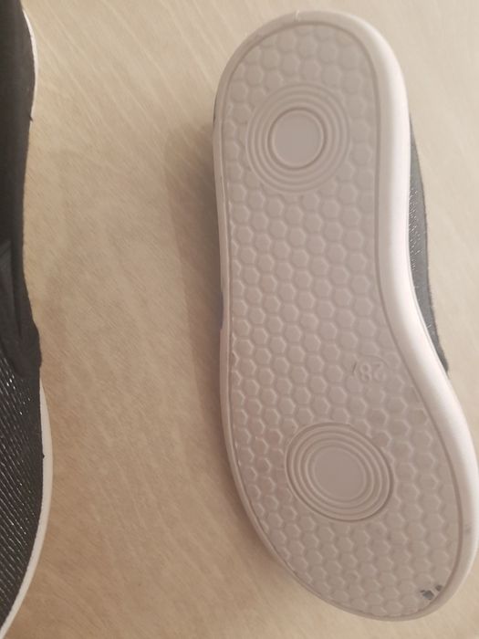 Tenisówki dla dziewczynki  28