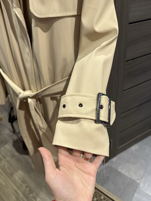 Тренч жіночий.