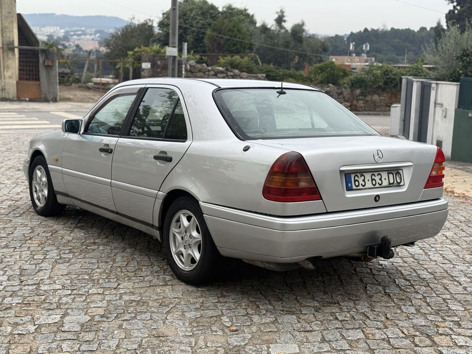 Mercedes benz c200