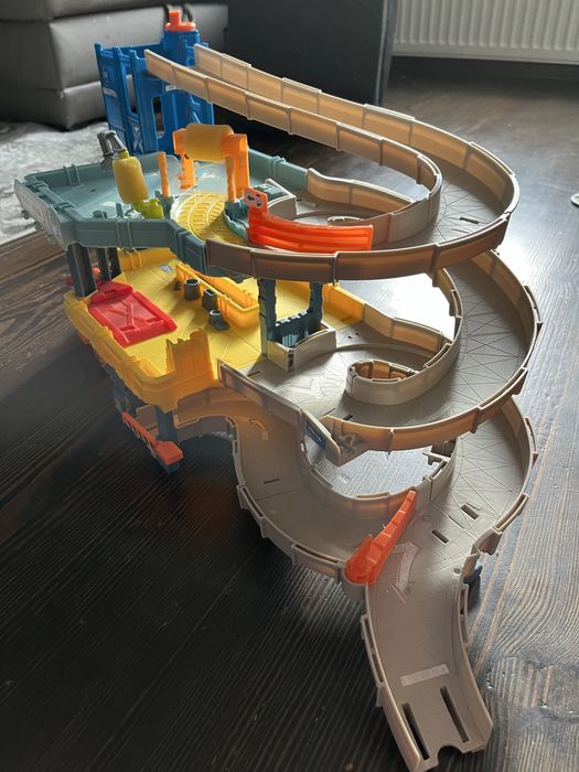 Zestaw Duży Garaż 4-poziomowy tor samochodowy dla dzieci