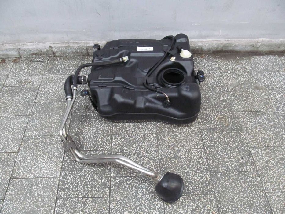 VOLVO V50 2.0D 04-12 ZBIORNIK BAK WLEW PALIWA 3M51-9002-AD 3M51-9K007-BV