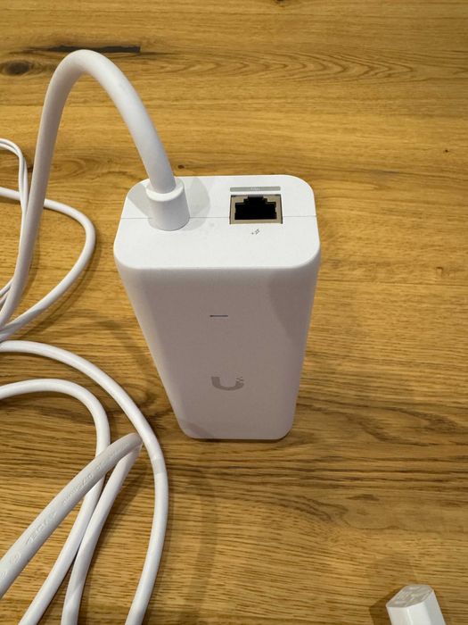 UniFi UACC-PoE+-USBC New PoE Adapter with Power Supply63824732243329120