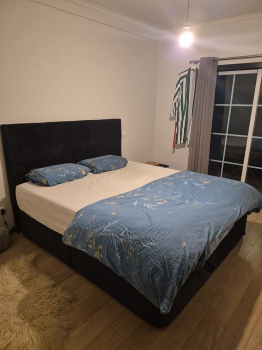 Cama de casal  como nova cabeceira estofada