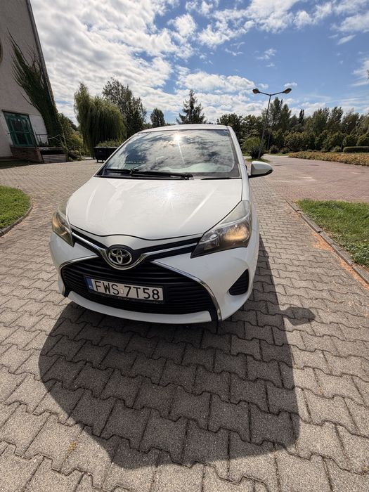 Toyota Yaris 1.0 2015 | 186 tys. km | NOWE opony + akumulator