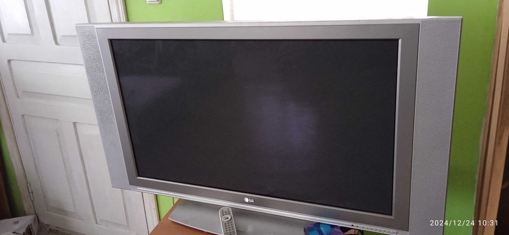 Телевизор LG 42 дюйма