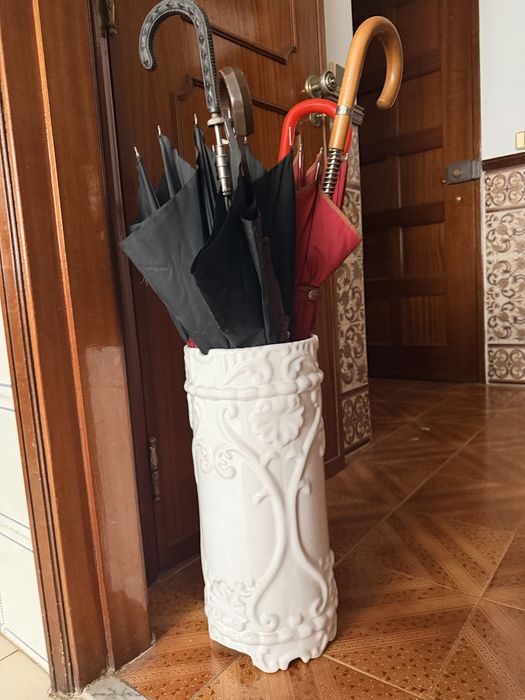 Porta chapeus chuva em porcelana