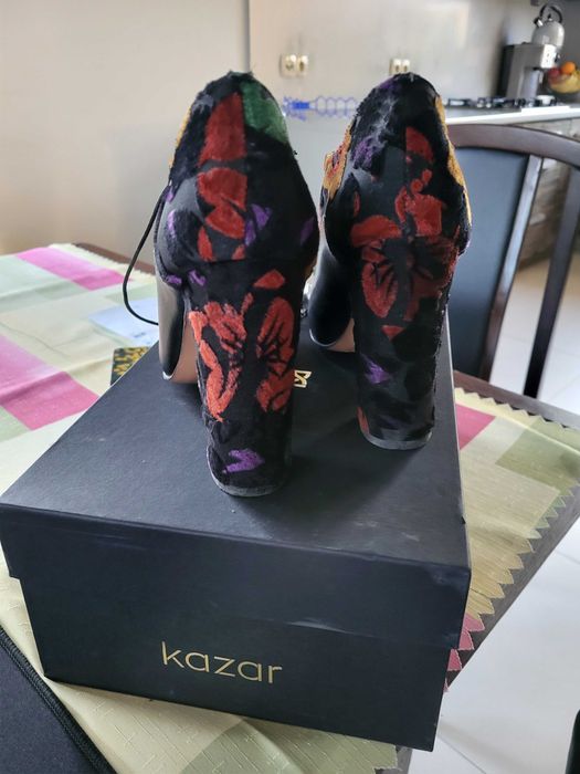 Botki KAZAR czarno - kolorowe rozm. 38