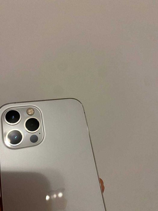 продаю iPhone 12 Pro — американська версія