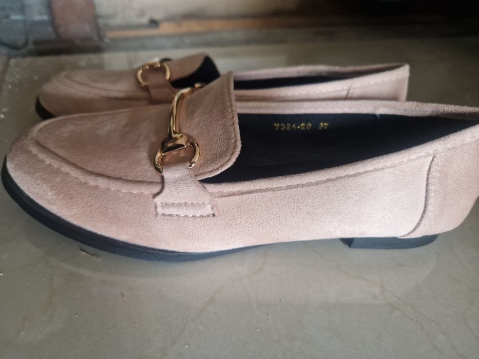 Nowe zamszowe bootki r.37