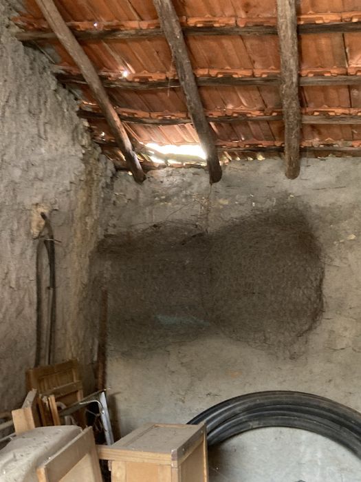 Armazem / Garagem para venda na Junceira - Peral - Proenca a Nova