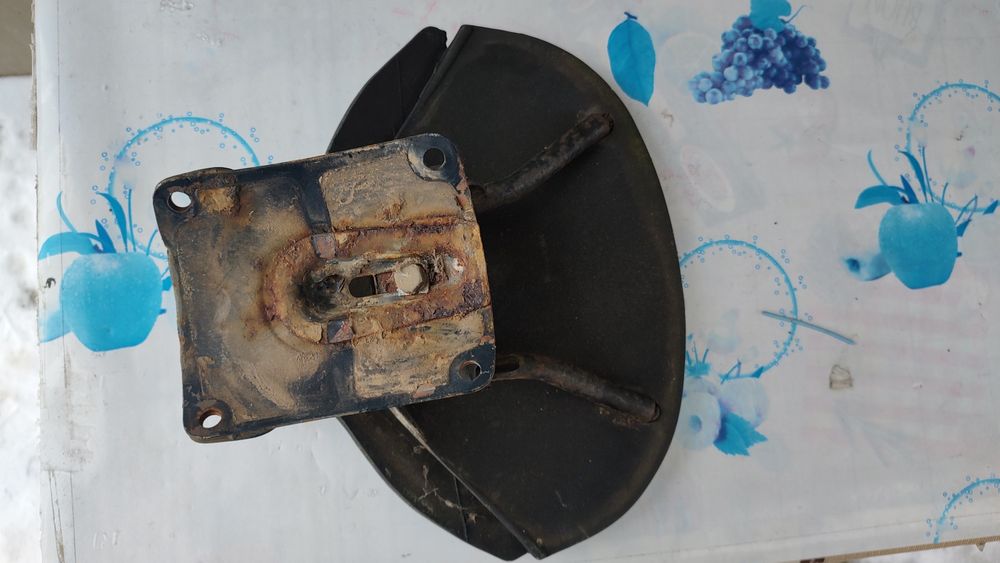 Сидіння для мотоцикла К-750