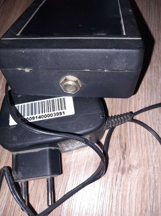 Zasilacz do podłączenie subwoofera z mikrofonem