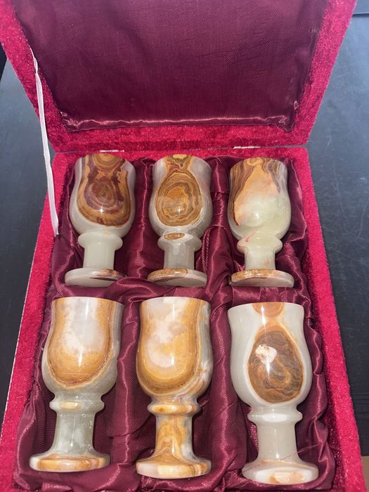 Набор бокалов с оникса