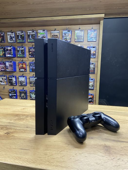 PlayStation 4 FAT 500 GB у відмінному стані - гарантія 12 місяців