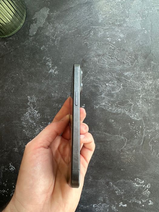 iPhone 15 PRO 256GB 88% baterii