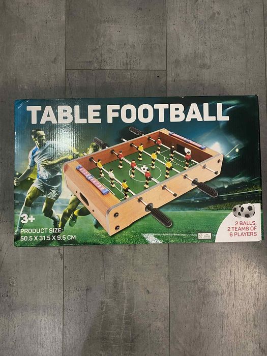 Piłkarzyki składany zestaw do gry w piłkę nożną.